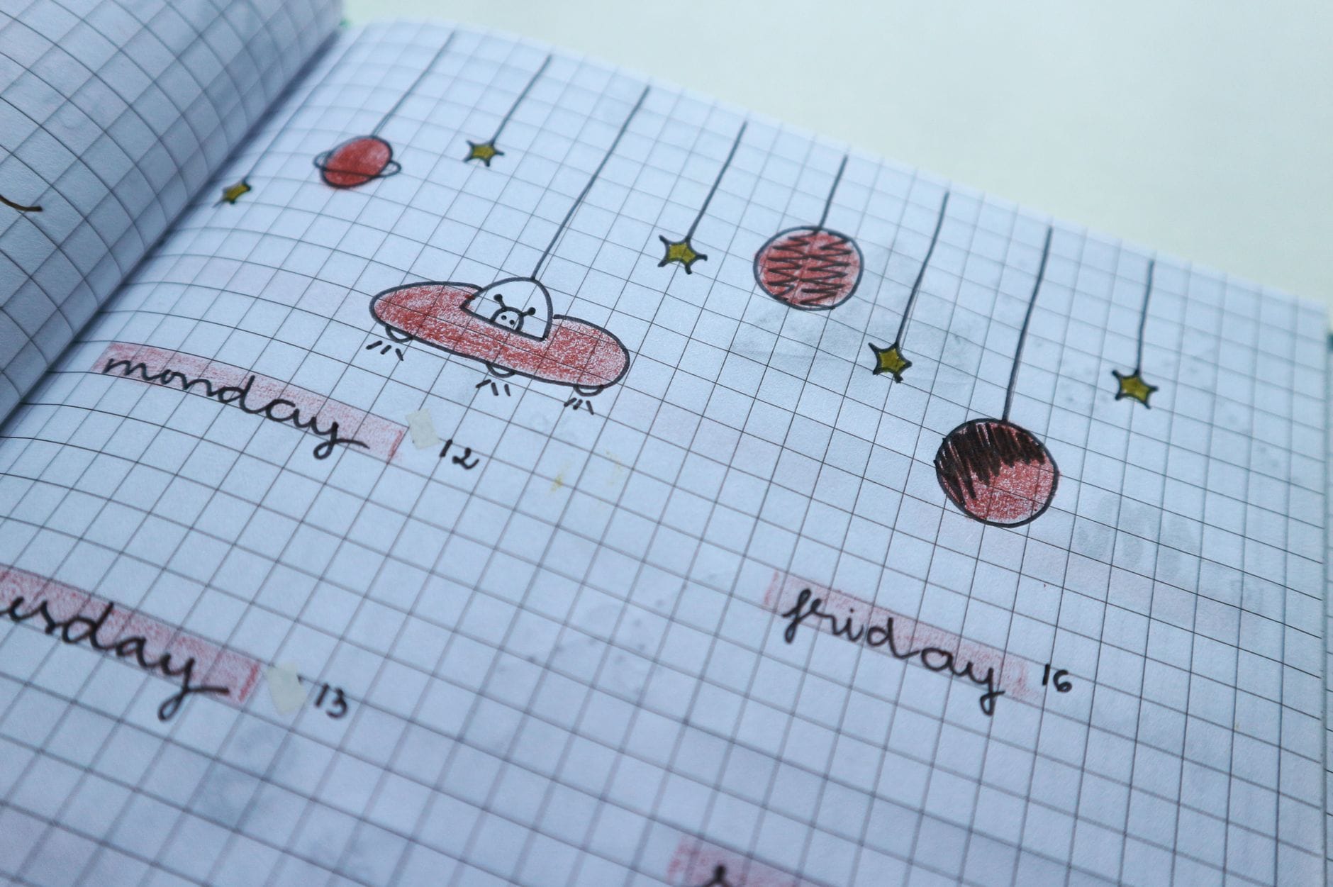 Rozkładówki do szkoły: plan lekcji, zadania i nauka w bullet journalu Ręcznie rysowany tygodniowy planer w stylu bullet journal